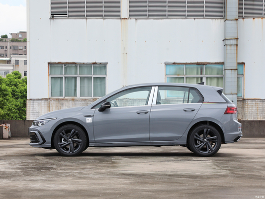 Upgrade Your Ride 2023 Golf Facelift 208 TSL DSG PRO Kleiner SUV mit LED Tageslicht