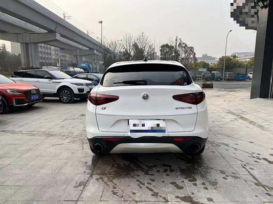 64 Liter Tankkapazität Alfa Romeo Stelvio Q4 Sport SUV in gutem Zustand Höchstgeschwindigkeit 230KM/h