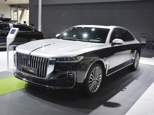 ESC-ausgestattete Hongqi H9 2.0T Limousine Elektrische Rückspiegel und für optimales Fahren