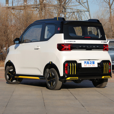 Budgetfreundliche Mini-Elektroautos Wuling Hongguang Mini EV LED Scheinwerfer 200km 300km