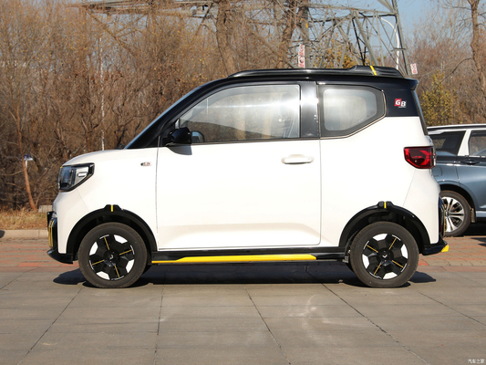 Budgetfreundliche Mini-Elektroautos Wuling Hongguang Mini EV LED Scheinwerfer 200km 300km