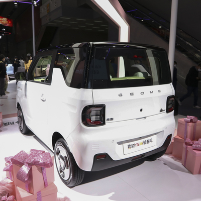 Bereit für die Auslieferung 2022 Geely Panda Mini EV 4-Sitzer reiner Elektroauto 120km / 200km Reichweite