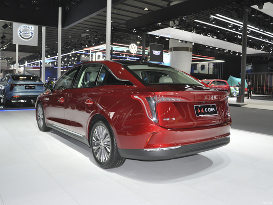 s E-Qm5 Gebrauchtwagen mit geringer Kilometerleistung und Lithiumbatterie 2022 Hongqi Elektrofahrzeug