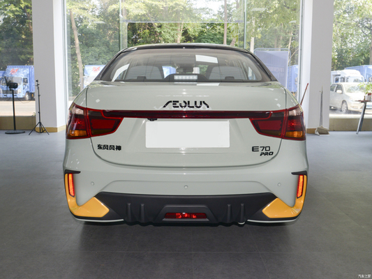 Als Bild 2023 Dongfeng Aeolus E70 Yizhi Version 420KM Akkulaufzeit Hybrid-Treibstofftyp