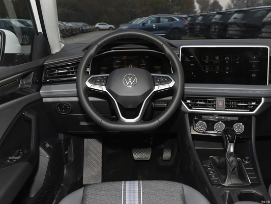 2023 Volkswagen Sagitar 300TSI DSG Leap Version Limousine mit Hinterkamera und automatischer AC