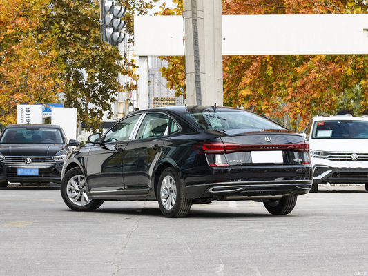 2024 Volkswagen Passat 280TSIM Business Edition 4-Türer 5-Sitzer Limousine mit Dachregal