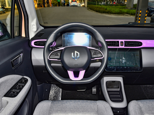 Hinterkamera und Linkslenkung Leapmotor T03 4-Sitzer Kleines Elektroauto für Erwachsene
