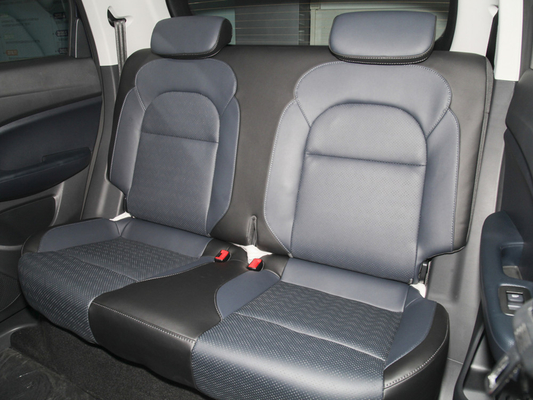 Hinterkamera und Linkslenkung Leapmotor T03 4-Sitzer Kleines Elektroauto für Erwachsene