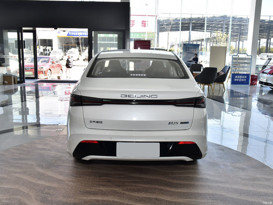 Peking EU5 PLUS R500 Elektrolimousine mit 416 km Reichweite und 120 kW Gesamtmotorleistung