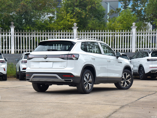 Volkswagen Tayron 300TSI Zweiradantrieb Luxus PLUS Advanced Version SUV für 5 Sitzplätze