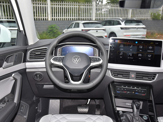 Volkswagen Tayron 300TSI Zweiradantrieb Luxus PLUS Advanced Version SUV für 5 Sitzplätze