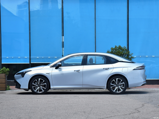 70 Zhijia GAC Aion S Plus Limousine 4810*1880*1515mm 510KM Langstrecken-Elektroauto für Sie