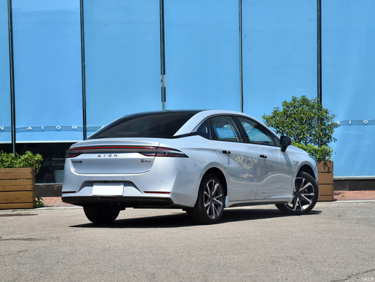 70 Zhijia GAC Aion S Plus Limousine 4810*1880*1515mm 510KM Langstrecken-Elektroauto für Sie