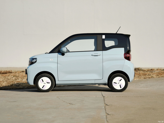 Chery QQ Eiscreme EV Mini Elektroauto 3 Türen 4 Sitzplätze Höchstgeschwindigkeit 100 KM/h für Erwachsene