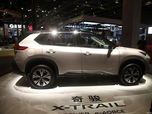 Hybrid-Treibstoff Nissan X-Trail E-Power 2023 Auto Benzin Elektroantrieb Doppelmotor 4x4 ABS SUV