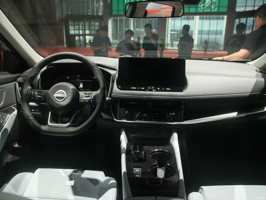 Hybrid-Treibstoff Nissan X-Trail E-Power 2023 Auto Benzin Elektroantrieb Doppelmotor 4x4 ABS SUV