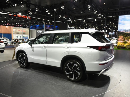 Elektrisches Lenksystem 2023 Mitsubishi Outlander 1.5T Allradantrieb Zunyao SUV