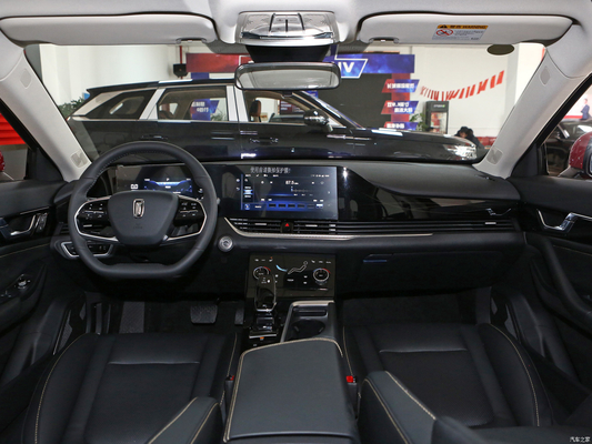 FAW Bestune B70 2.0T 1.5T 5 Sitzplätze Mittlere Fahrzeuge Turbogas-/Benzin-Hatchback Elektro-Hinterfenster
