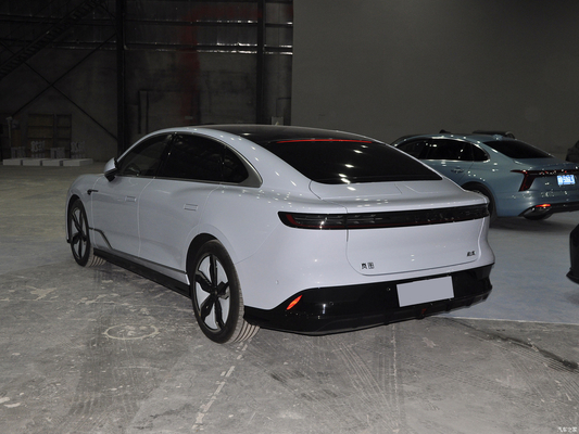 Langstreckenleistung 375 kW VOYAH 4-Türer 5-Sitzer Limousine mit 730 km CLTC Reichweite