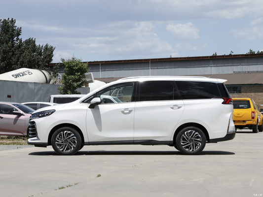 SAIC Maxus G50 2023 Version Chinesisches Auto mit 7 Sitzplätzen Automatikgetriebe und 5 Airbags