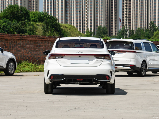 2023 Kia K3 Limousine LED-Scheinwerfer Motor mit natürlicher Aspiration und niedrigem Kraftstoffverbrauch