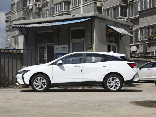 Erleben Sie die Zukunft der Mobilität mit dem Buick Velite6, dem vernetzten Smart Electric SUV