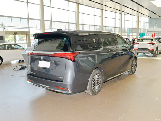 Buick Century 2023 MPV 2.0T 5 Türen 7 Sitzplätze Elektrische Parkbremse für reibungsloses Fahren