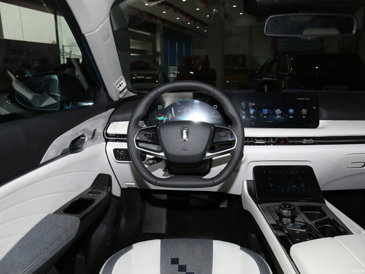 2020 SUV Limousine Pentium E01 mit 450 km Reichweite und Höchstgeschwindigkeit von 170 km/h 4639*1880*1640mm