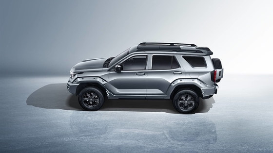 2023 GWM Great Wall Tank 400 HI4 PHEV Urban Offroad SUV mit Linkstrieb und CLTC von 105 km