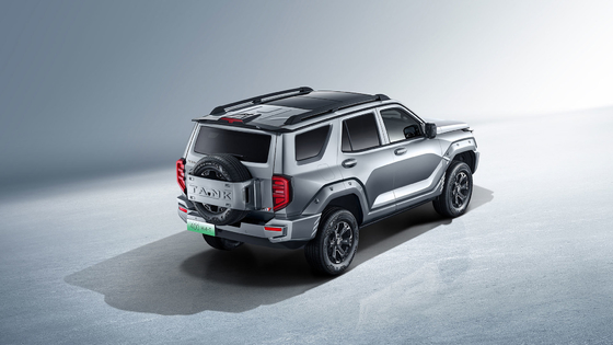2023 GWM Great Wall Tank 400 HI4 PHEV Urban Offroad SUV mit Linkstrieb und CLTC von 105 km