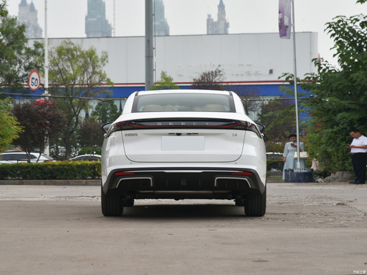 Geely Galaxy L6 2023 60km Hybrid PLUS Limousine als Bild 1.5T Elektroauto für CLTC 60k