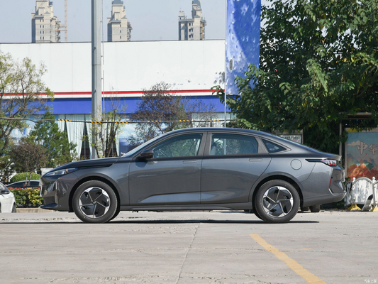 Kraftstoffart Hybrid Changan A05 Plug-in Hybridfahrzeug 5 Sitzplätze Drei Boxen 2024