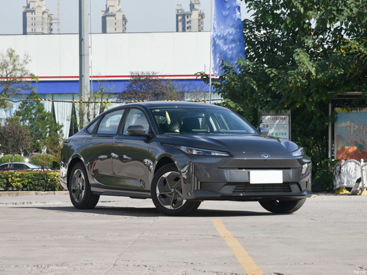 Kraftstoffart Hybrid Changan A05 Plug-in Hybridfahrzeug 5 Sitzplätze Drei Boxen 2024