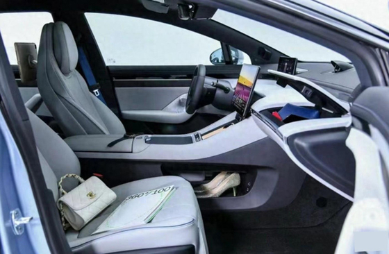 210 KM/h Höchstgeschwindigkeit Huawei Chery LUXEED S7 Elektrische Auto Limousine 4 Tür 5 Sitz Hybrid