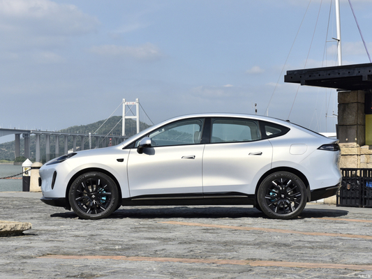 Energie-Elektrofahrzeug 670 km Hinterradantrieb UHV-Version für 5-Sitzer-Körperstruktur