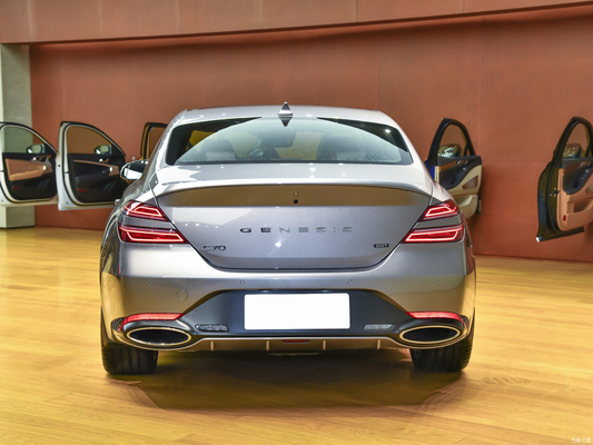 Ledersitze und Euro VI-Standard Genesis G702023 2,0T Rücktriebslimousine mit Motor