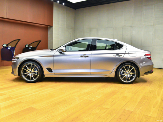 Ledersitze und Euro VI-Standard Genesis G702023 2,0T Rücktriebslimousine mit Motor