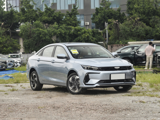 Geely Emgrand L HiP Hybrid 5-Sitzer Limousine 100KM Elektrische Reichweite Linksfahrt 5 Sitzplätze