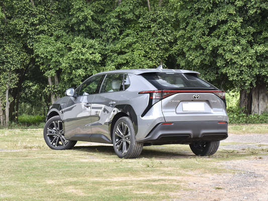 2024 Toyota Bz4x 4WD Elektro-SUV mit 560KM Reichweite 160KM/h Höchstgeschwindigkeit 4690*1860*1650mm