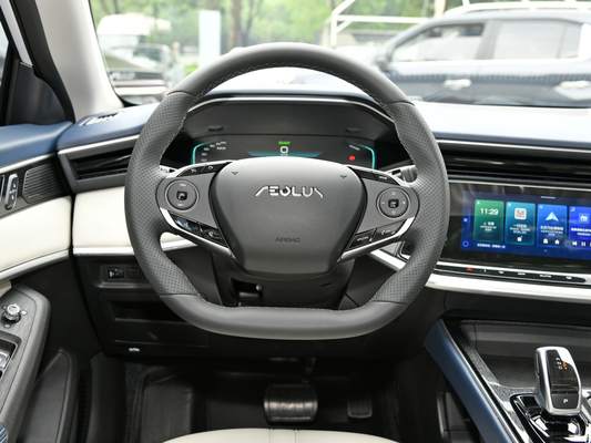 Ein elektrisches, mit einem Schlüssel angehobenes Heckfenster Dongfeng Max 2024 Hybrid 1.5T für Leistung