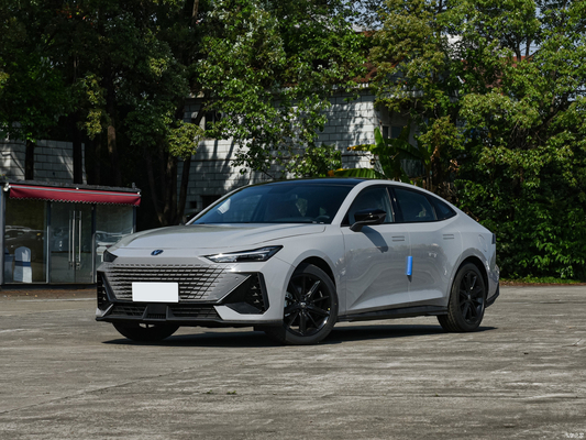 2023 Changan Uni-v 1.5T Hatchback Benzinlimousine mit Geschwindigkeitssteuerung ACC als Bild