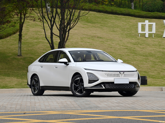 Wuling Xingguang 2023 150 Advanced Hybrid Limousine 4 Türen 5 Sitzplätze 105 km rein elektrische Reichweite