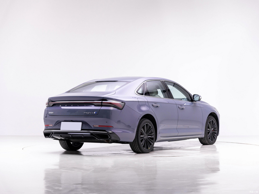 Geely Preface L 1.5TD Hybrid Luxus Limousine mit 4 Vorwärtsschaltungen und Front 1 Rear 1 Radar