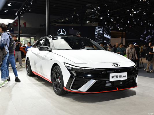 2023 Hyundai Elantra 1.5L CVT LUX Limousine Die perfekte Kombination aus Leistung und Leistung