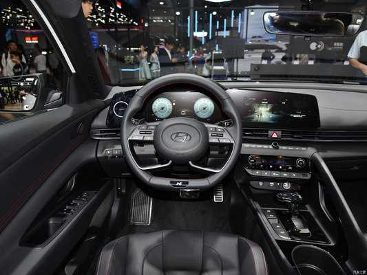 2023 Hyundai Elantra 1.5L CVT LUX Limousine Die perfekte Kombination aus Leistung und Leistung