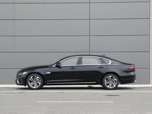 Integraler Körper Jaguar XFL 2.0T 2000Ps Benzinwagen 2WD Limousine 2WD Elite Luxus Edition
