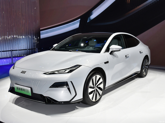 Energy Electric Geely Galaxy E8 Auto 4-Türer-5-Sitzer mit 200KW Leistung und geräumigem Innenraum