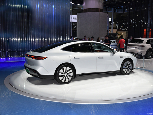 Energy Electric Geely Galaxy E8 Auto 4-Türer-5-Sitzer mit 200KW Leistung und geräumigem Innenraum