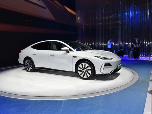 Energy Electric Geely Galaxy E8 Auto 4-Türer-5-Sitzer mit 200KW Leistung und geräumigem Innenraum