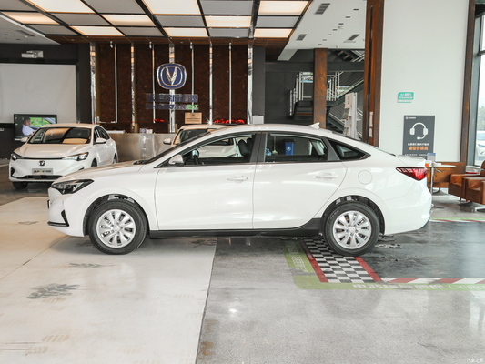 145 km/h Höchstgeschwindigkeit Changan Eado EV460 Lithium-Eisen-Phosphat-Batterie Elektrofahrzeug